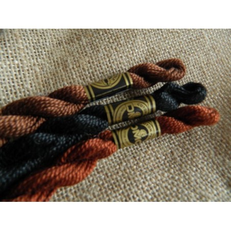 Bear nose thread Perle Black No3